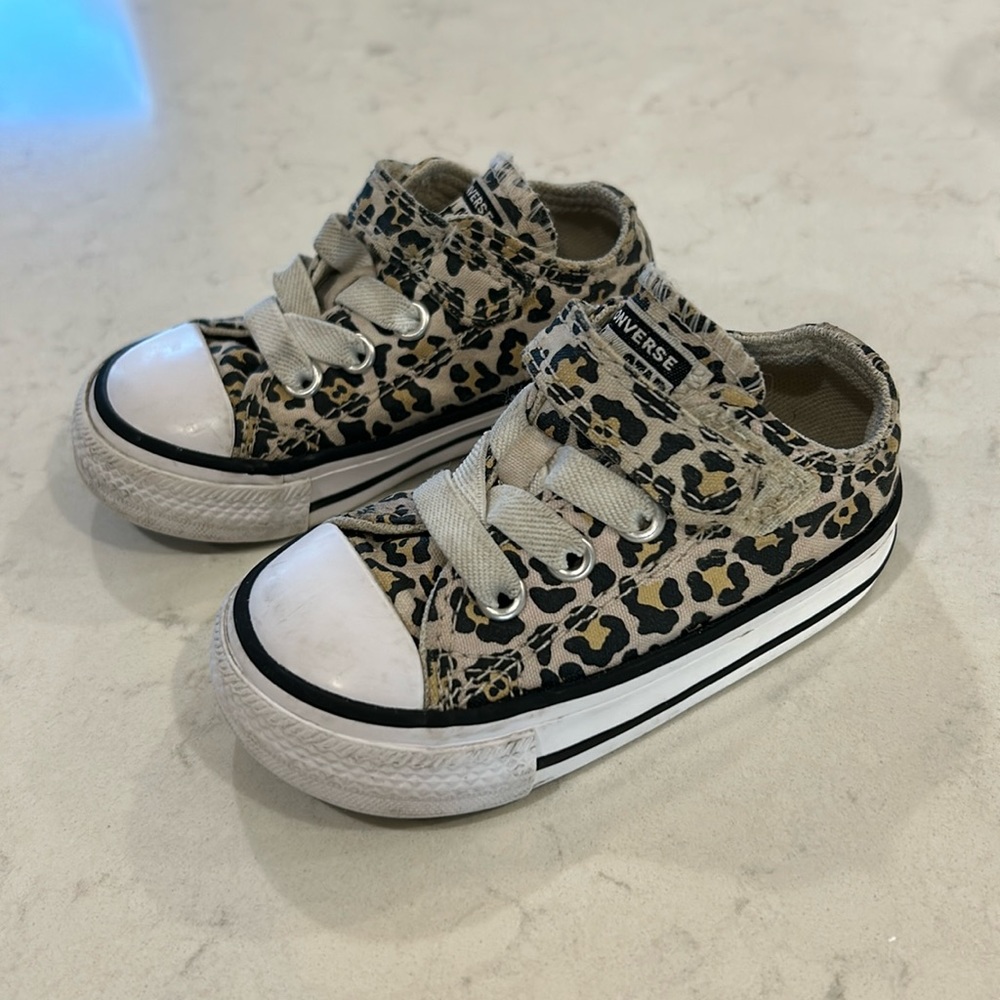 Toddler converse all star animal print